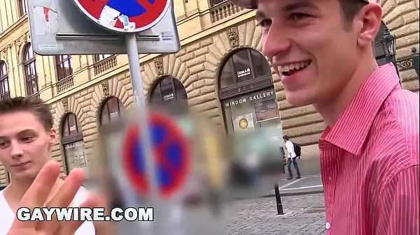 Katso GAYWIRE - Czech Cutie Takes Bareback Big Dick In His Twink Ass Tube yhteensä