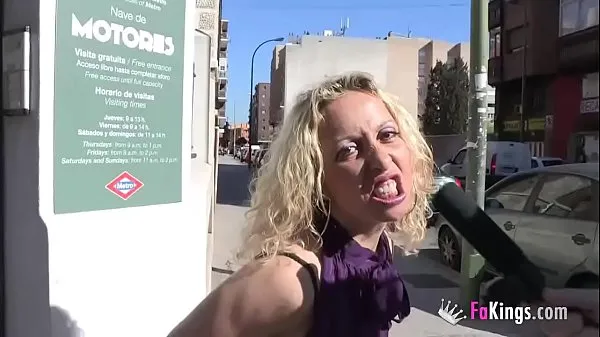 A milf who've come to Madrid just to eat a big dick