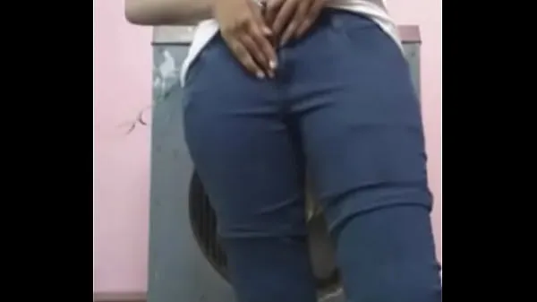 इंडियन लड़की ने कपड़े उतारे अपने बॉयफ्रेंड के लिए
