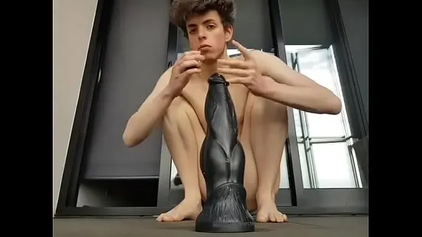Watch boy and big toy total Tube