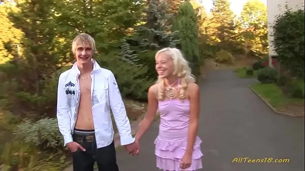 Tonton young blond teen couple getting hot jumlah Tube