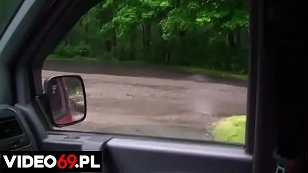 Посмотрите Польское порно - Горячая рыжая зрелая мама сосет большой петух на открытом воздухе и в автомобиле всего трубку