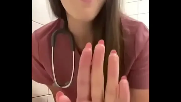 Sehen Sie sich insgesamt Krankenschwester masturbiert im Krankenhausbad Tube an