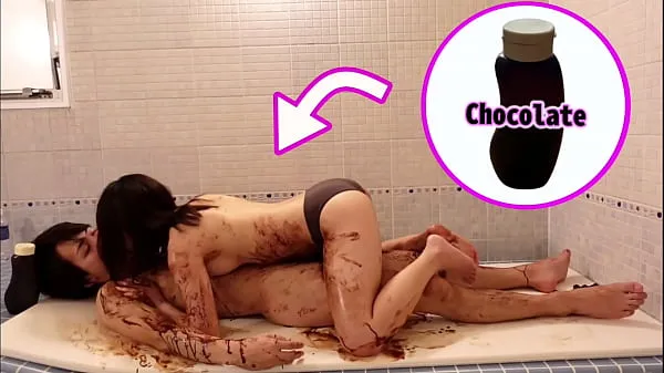 Guarda Sesso al cioccolato in bagno a San Valentino - il vero orgasmo di una giovane coppia giapponeseTutto in totale
