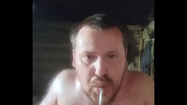 Assistir Cum na no rosto. um cara russo da aldeia tenta esperma fresco. um bocado de porra de um homem gay russo tubo total