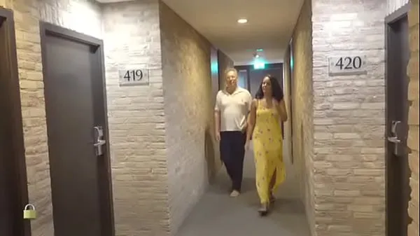 Samantha e Dennis dai Paesi Bassi fanno sesso in una camera d'albergo