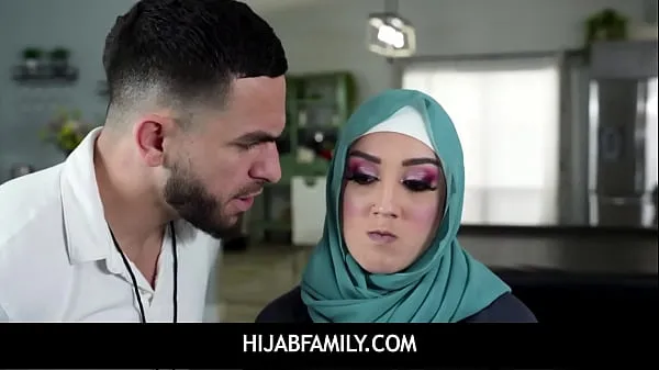 HijabFamily - Sexy babe got fucked by her Gym Trainer - Violet Gems